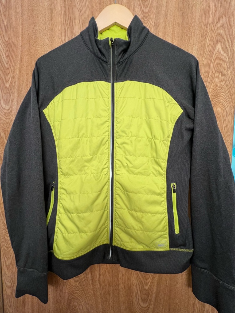 REI Women’s Jacket with reflective details - size Med